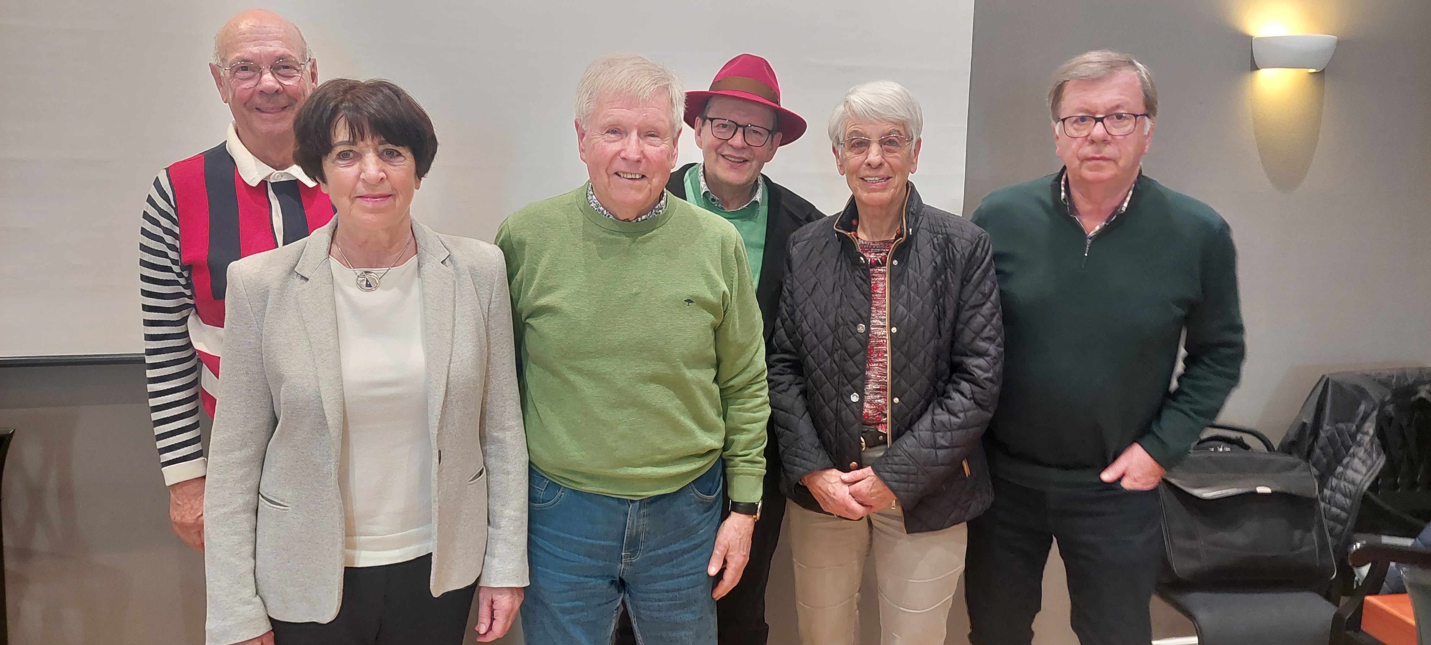 Das Bild zeigt den wiedergew�hlten Vorstand. Sigrid Mynar fehlt.